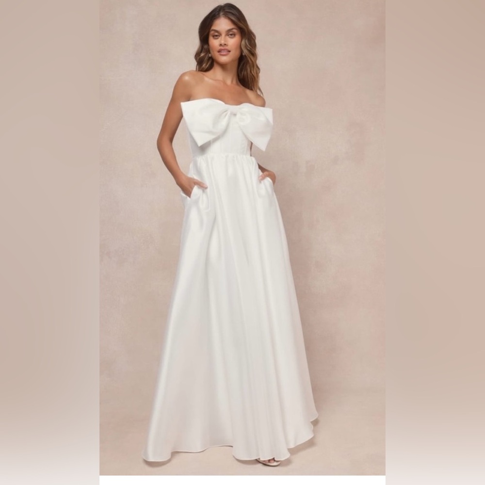 Lulu’s Bridal White Strapless Dress with Bow